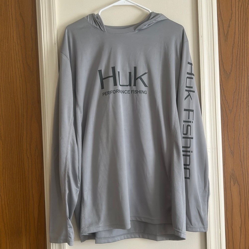 NEW without tags Huk performance fishing long sleeve hooded tshirt